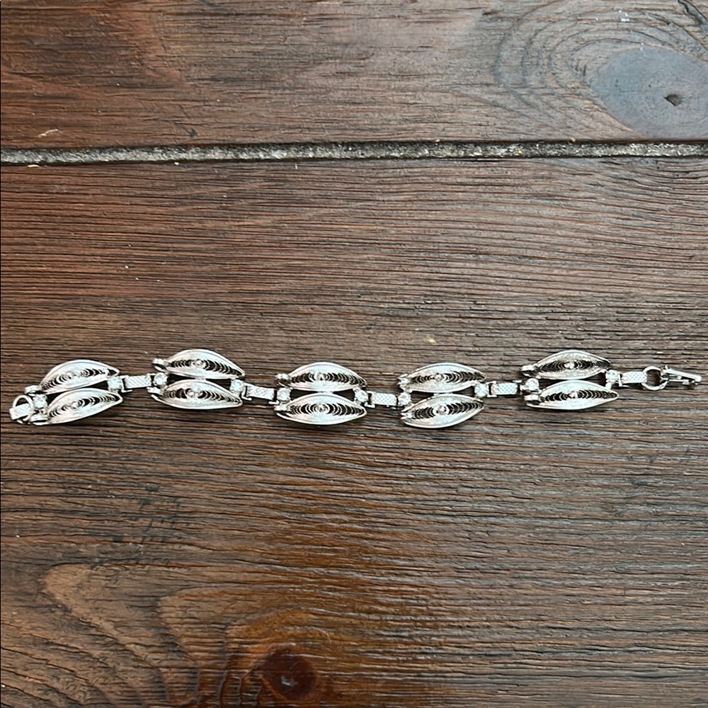 Elegant Vintage Bracelet